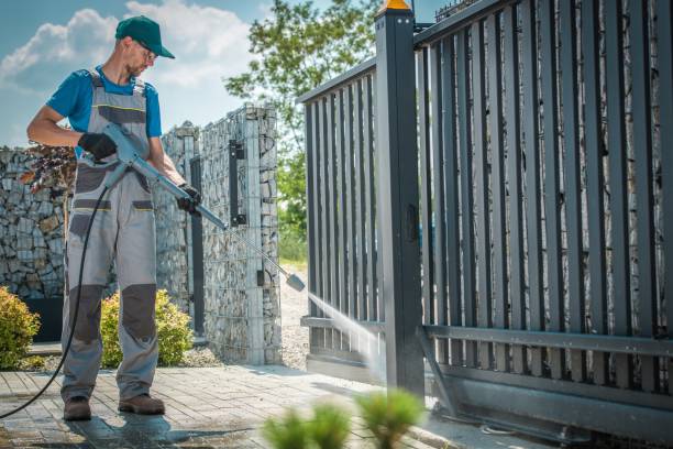 Best Pool Deck Cleaning in Garrett, TX